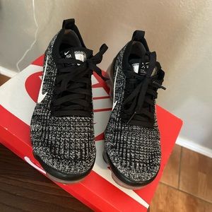 Vapor max oroes size 7.5